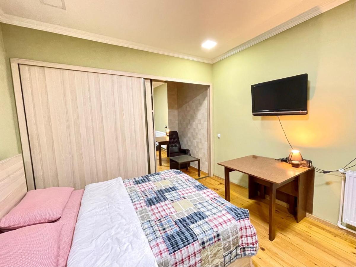New Lights Apartment Tbilisi Esterno foto